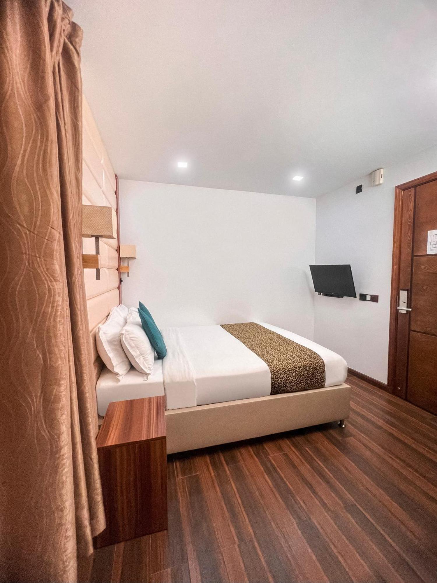 Hotel Dreams Grand Hulhumale Esterno foto