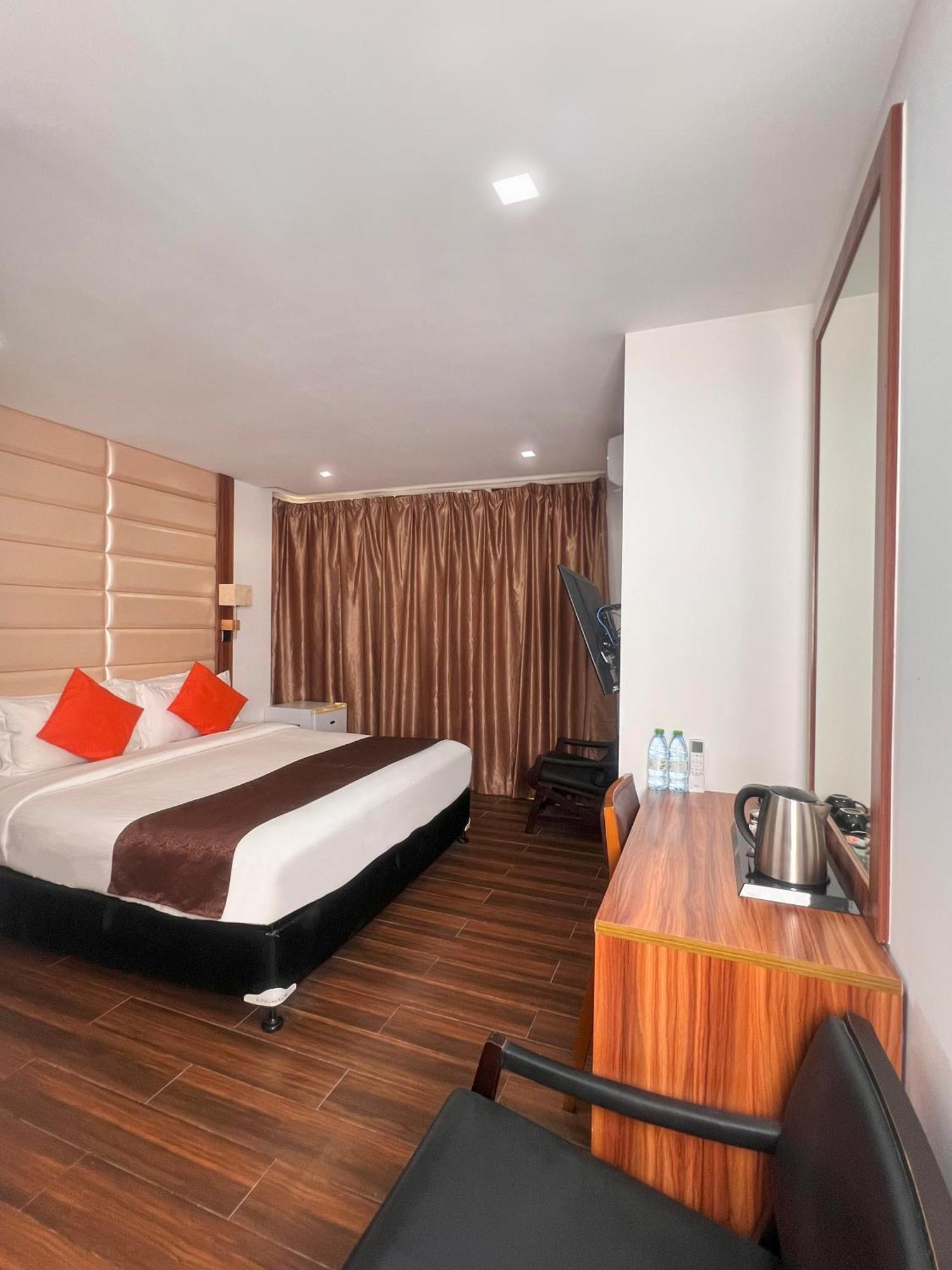 Hotel Dreams Grand Hulhumale Esterno foto