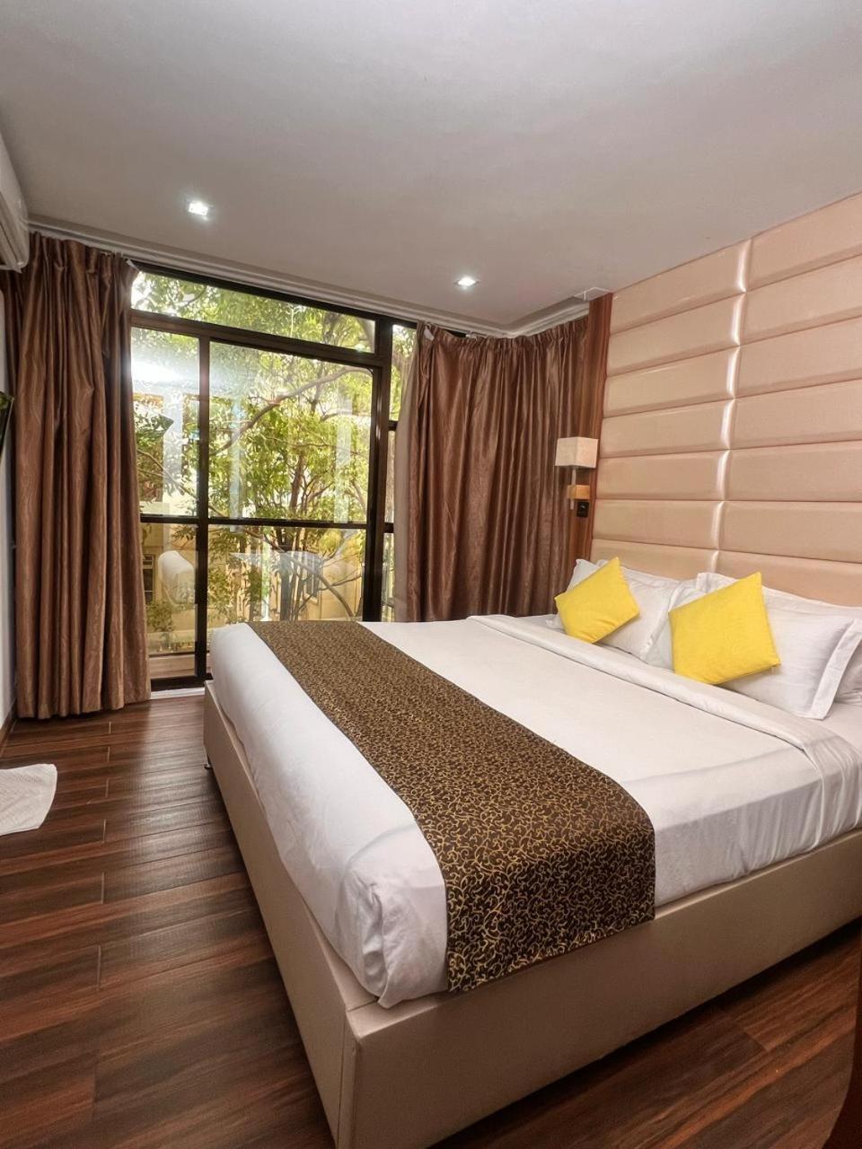 Hotel Dreams Grand Hulhumale Esterno foto